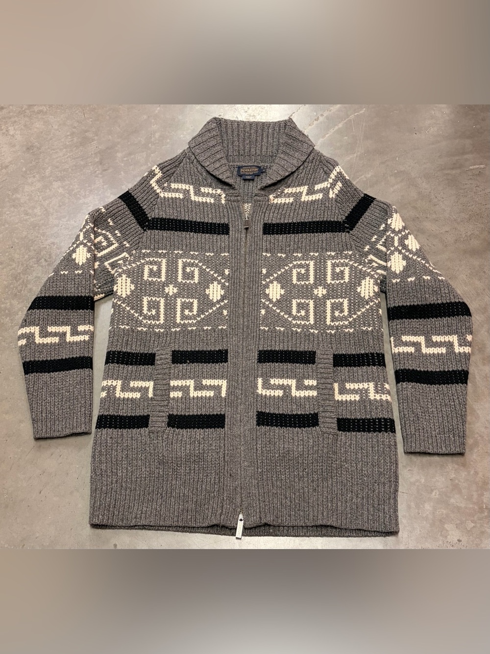 Pendleton Gray Shawl-Collar Zip Cardigan with Black and Cream Geometric Pattern